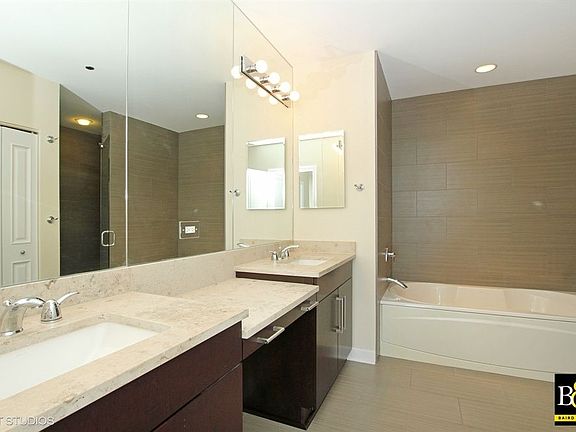 4th image of 1211 S Prairie Ave APT 1304