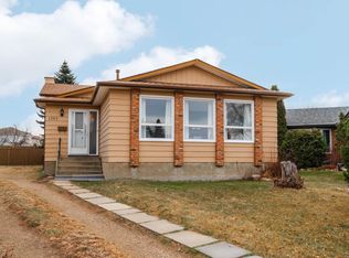 1303 35th St NW, Edmonton, AB T6L2M2