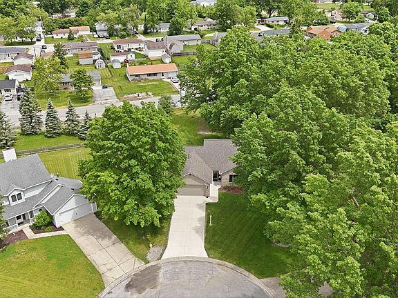 4th image of 9528 Robin Meadow Pl
