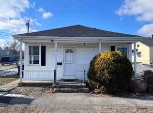 153 Stackhouse St, Dartmouth, MA 02748