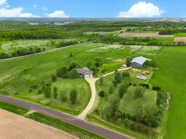 210 222nd St, Baldwin, WI 54002