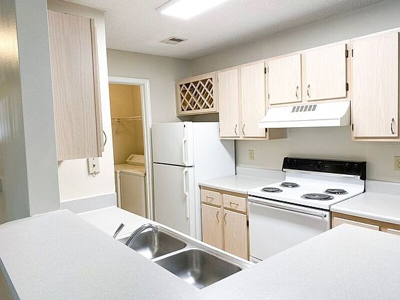 3rd image of 2533 Grassy Point Dr Unit 101