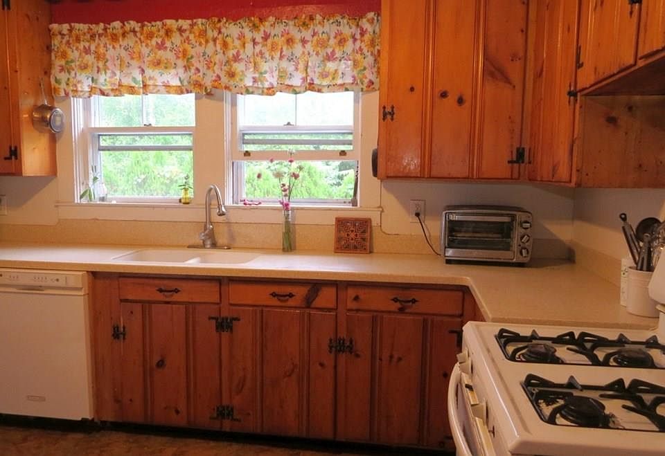 141 Rd, Westport, MA 02790 Zillow