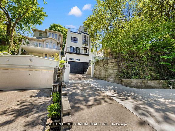 3rd image of 35 Beechwood Dr