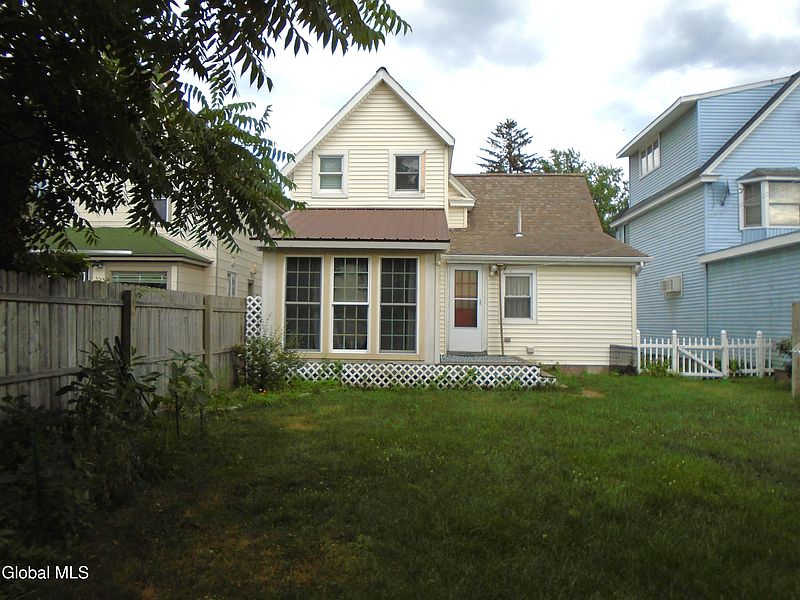 4th image of 342 Eleanor Street
