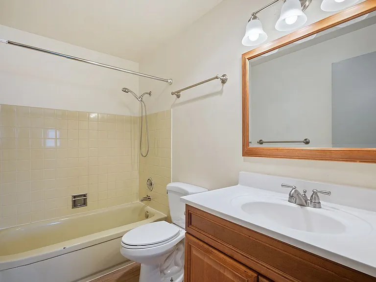 Alki Shores Apartments — Photo 29
