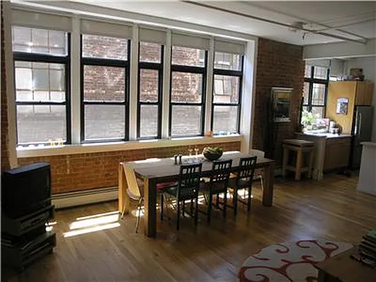 Rented by R New York | media 2