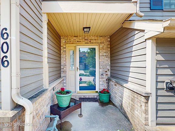 2nd image of 606 River Bluff Dr #606
