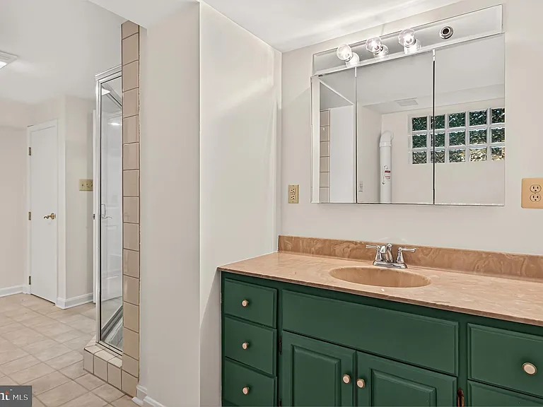 7614 Woodridge Cir — Photo 36