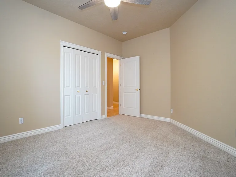 1917 W Marten Creek Dr — Photo 8