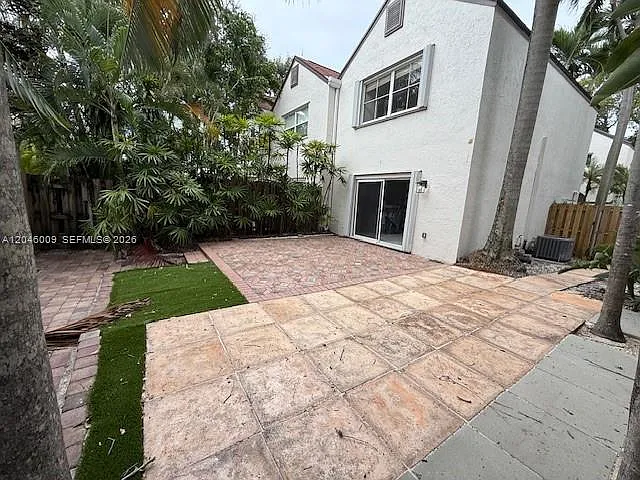 101 NE 8th Ave #1 — Photo 16