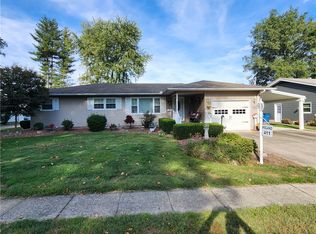 411 N Loyland Dr, Robinson, IL 62454