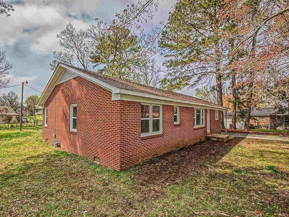 1st image of 501 Magnolia St