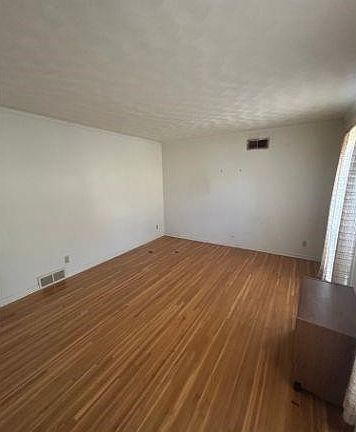 3rd image of 4773 Cameo Ave