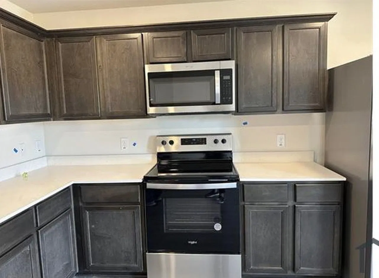 4 bed, 2119 sqft, $2,200 — Photo 3