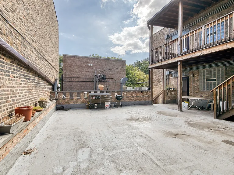 1435 E 53rd St #2W — Photo 17