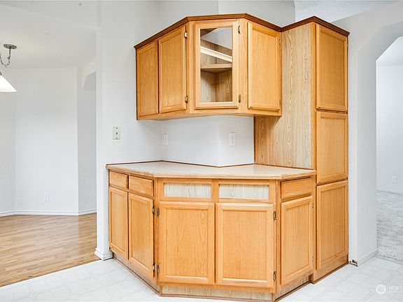 4th image of 518 NW Silver Meadows Lane