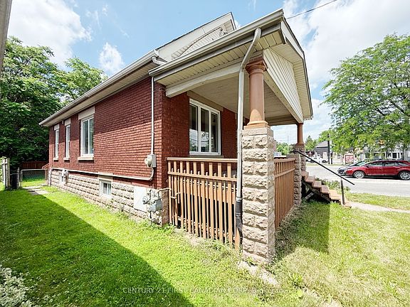 4th image of 827 Quebec St