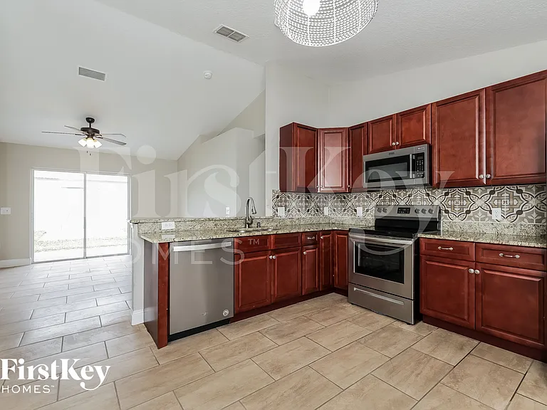 1031 Heron Ct — Photo 6