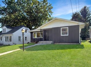 1247 W Stover St, Freeport, IL 61032