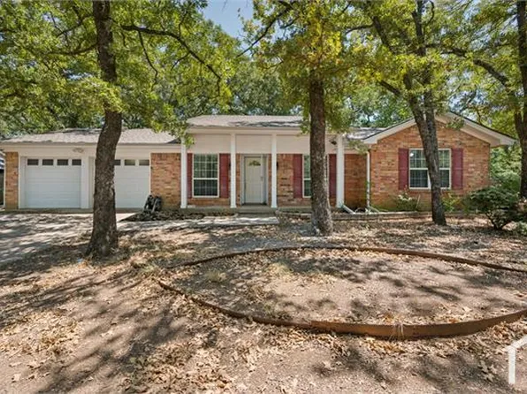 2517 Tanglewood Dr, Grapevine, TX 76051