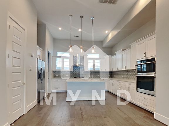 4th image of 2020 McGowen St #P