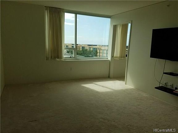 3rd image of 88 Piikoi St APT 1305
