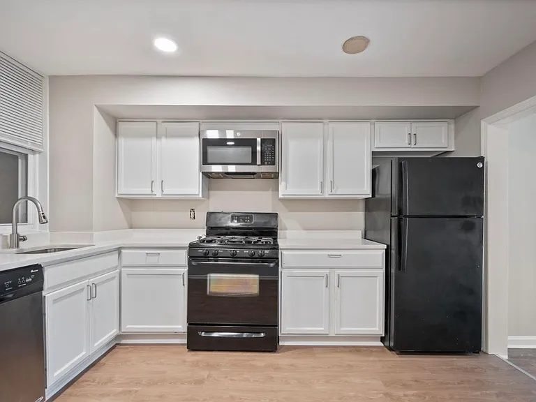 3420 Leverton Ave — Photo 3