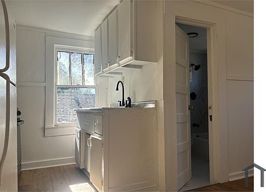 3rd image of 601 Westwood St #B