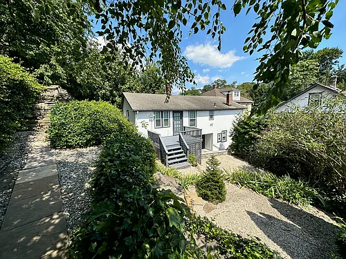 280 Davis Ave #3 Photo 1
