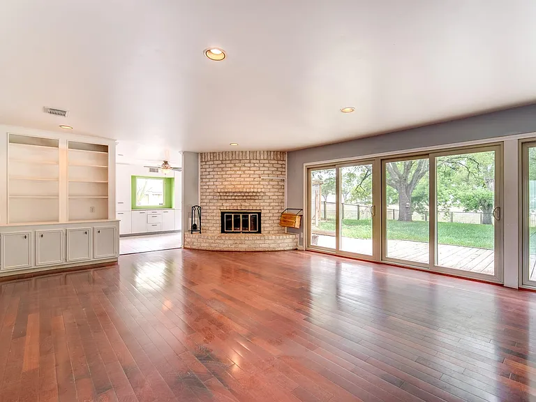 3927 Pleasant Valley Dr — Photo 22