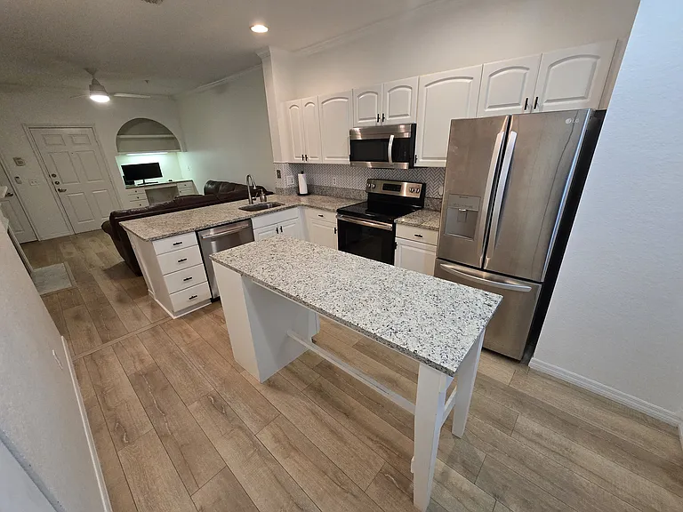796 N Orange Ave #402 — Photo 5