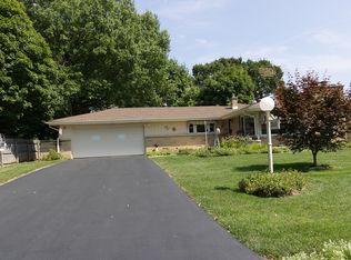 2111 Wisteria Rd, Rockford, IL 61107