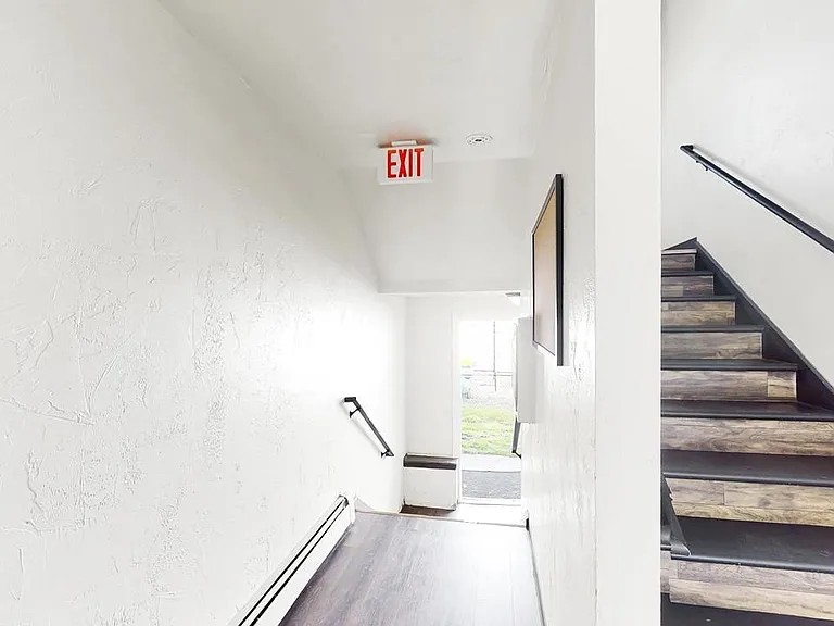 722 Mather St #1 — Photo 11