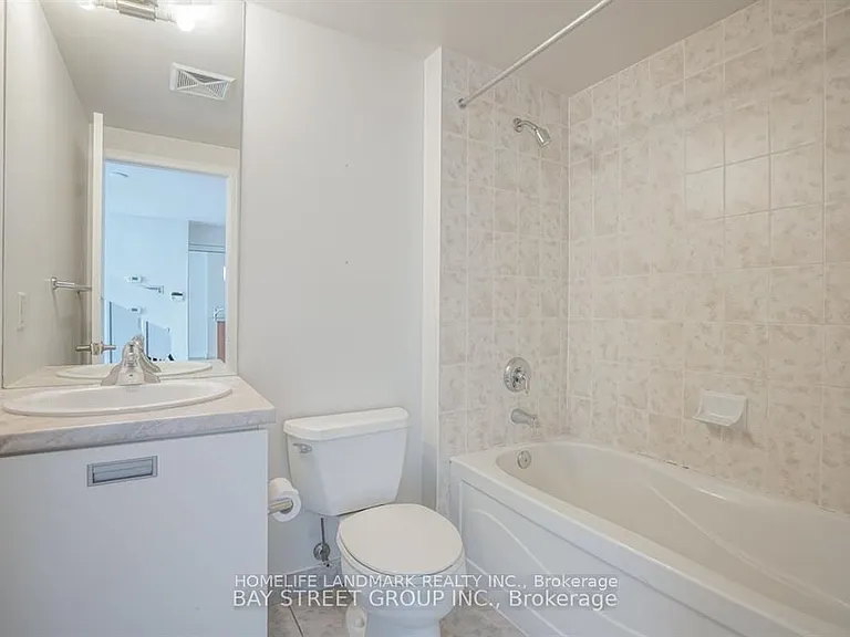 37 Grosvenor St #3401 — Photo 10