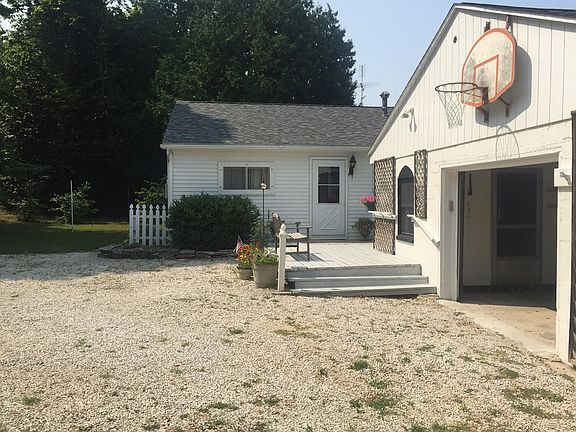 5th image of 5088 Bay Shore Dr