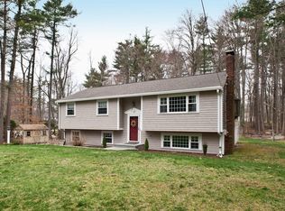 92 Meadowbrook Rd, Hanover, MA 02339