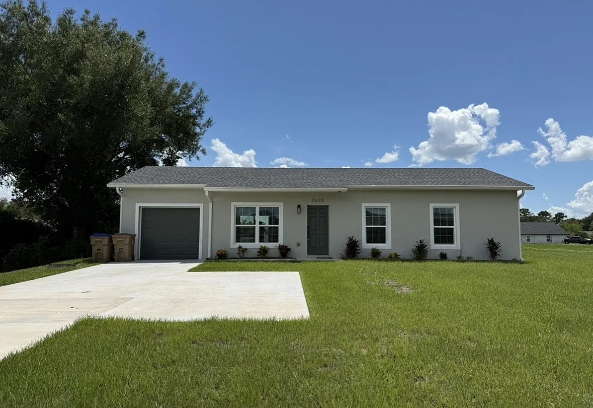 3 bed, 1025 sqft, $2,400 — Photo 1