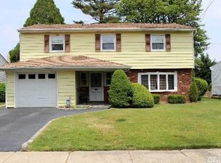 429 Jeffrey Ave, East Meadow, NY 11554