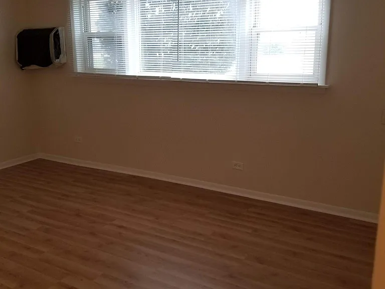 7 N Main St #4 — Photo 11