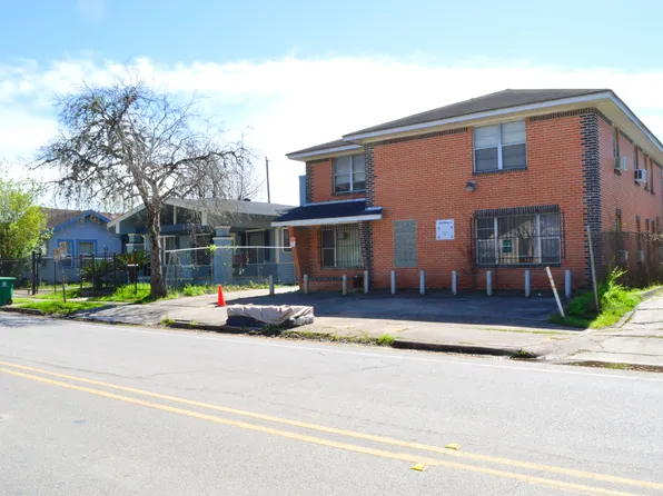 4720 Polk Street - 1