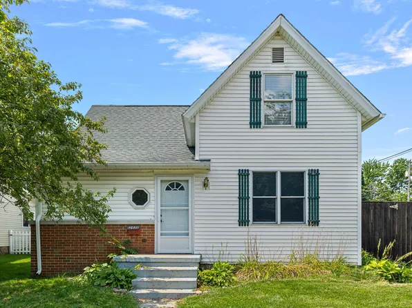 242 Cable St, La Porte, IN 46350