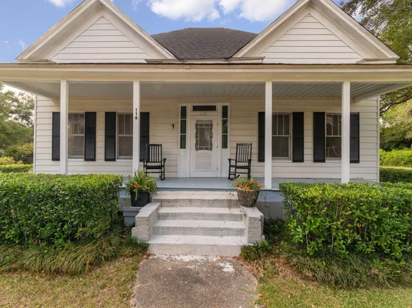 116 Church Ave, Mc Lain, MS 39456
