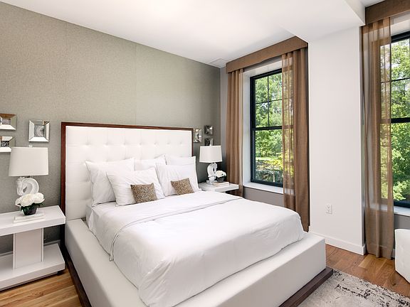 5th image of 123 Parkside Ave APT 6G