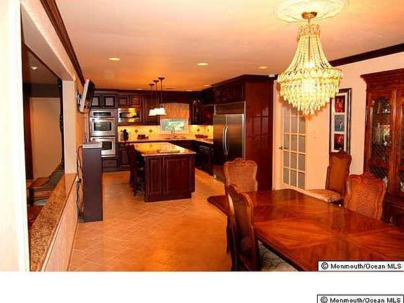 3rd image of 86 Deepdale Dr
