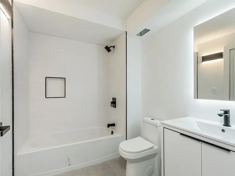 Artist's View 734 S 17th St — Photo 6