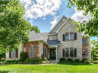 13100 Barrett Circle Ct, Ballwin, MO 63021