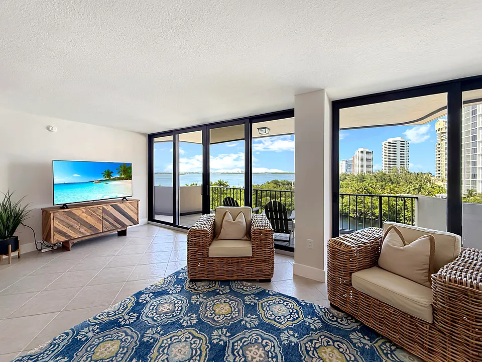 4200 N Ocean Dr #2-705