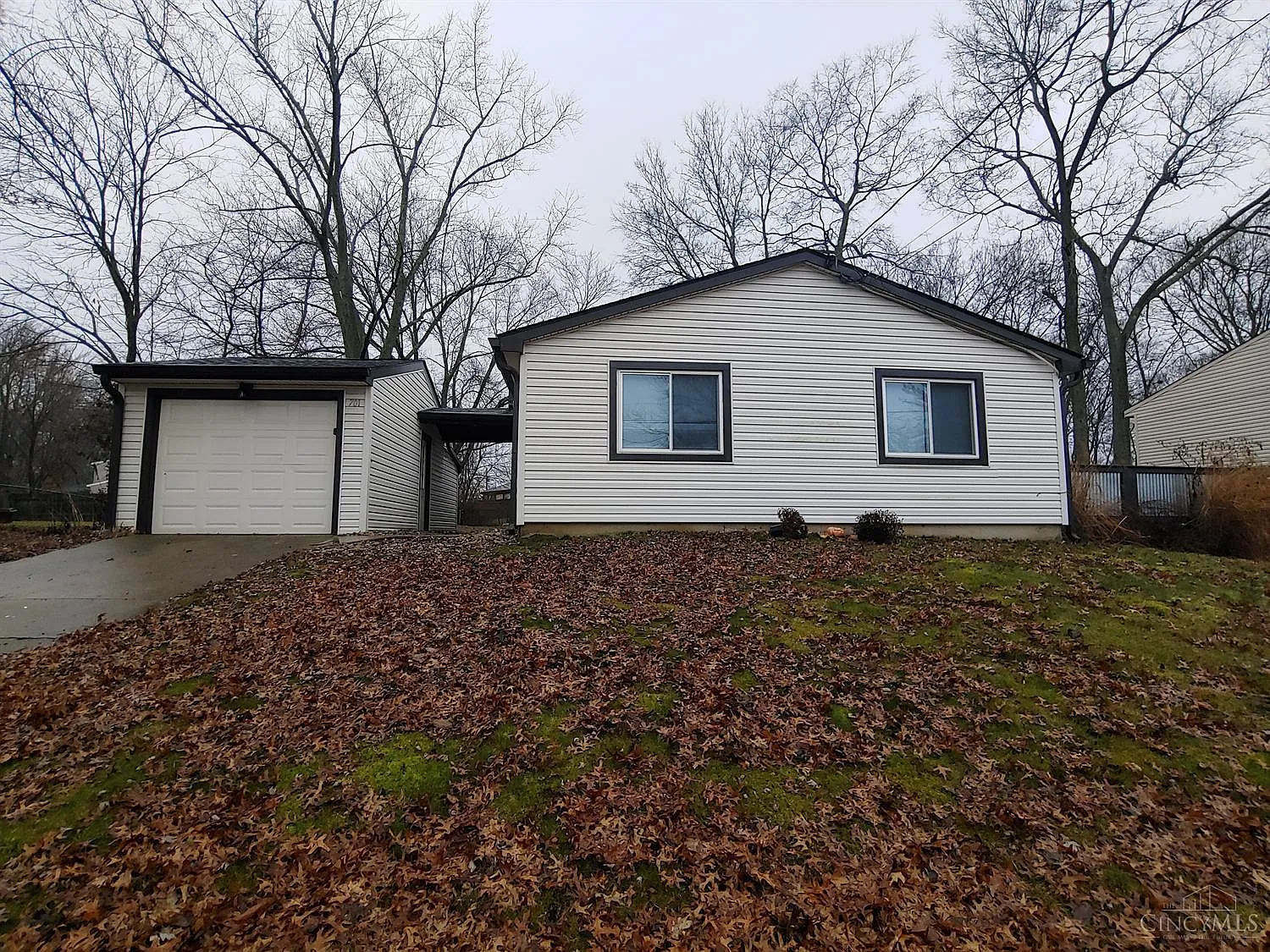701 Woodgate Rd photo 1