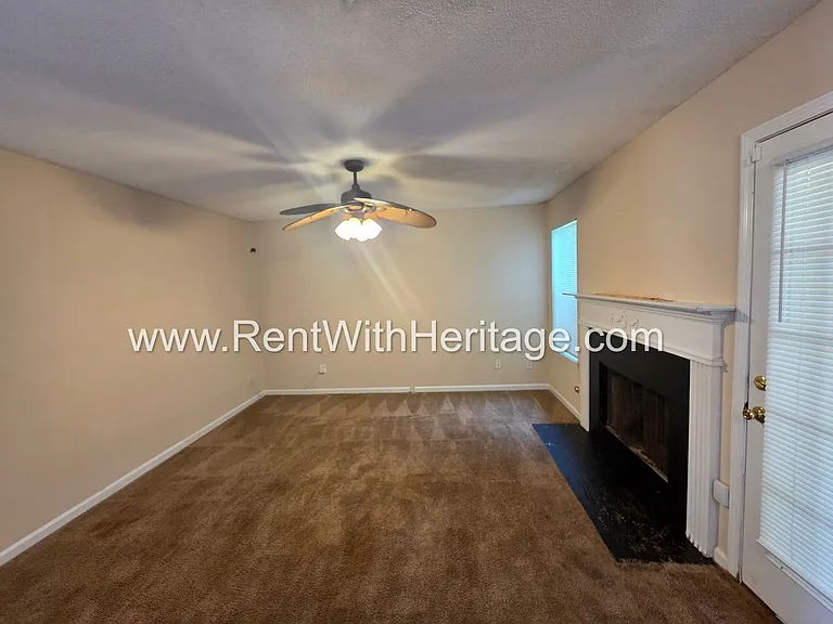 6535 Manor Creek Dr — Photo 4